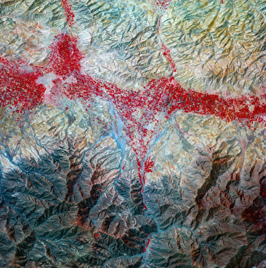 Xplore hyperspectral satellite image — river delta region used for edge computing